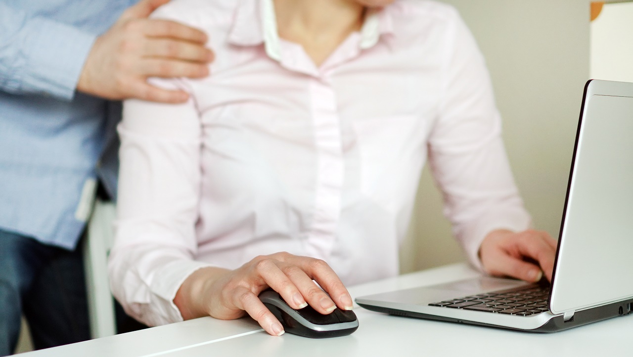 Sådan undgås seksuel chikane på arbejdspladsen